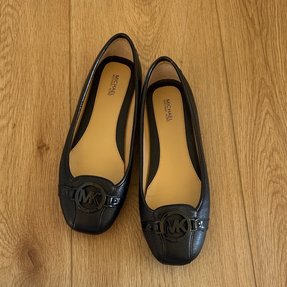 Michael Kors Black Leather Flats with Logo Accent
